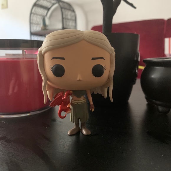 daenerys targaryen red dragon pop